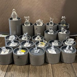 Lot of 20 “retired” Swarovski crystals. As is.